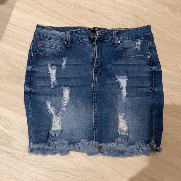 Jean skirt (distressed) - Picture 1 of 2